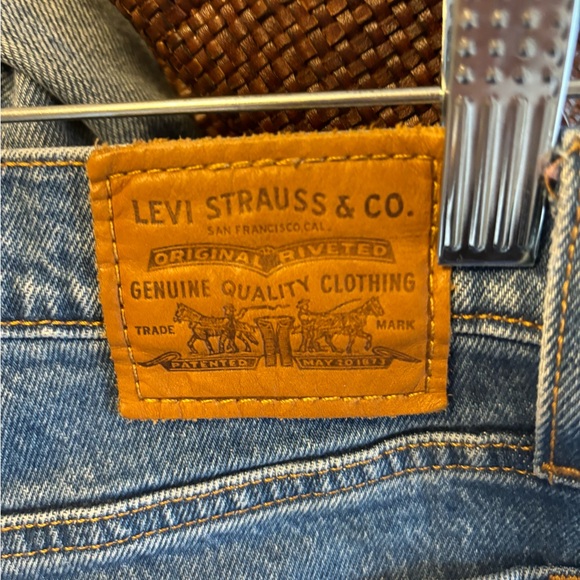 Levi’s Wedgie Straight Jeans - Picture 2 of 5